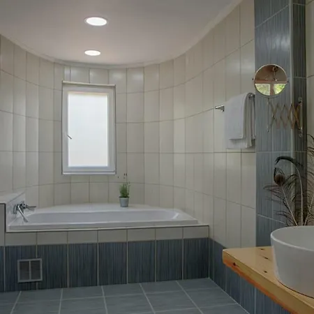 빌라 Modern Eco Friendly Close To Town 펠레카스